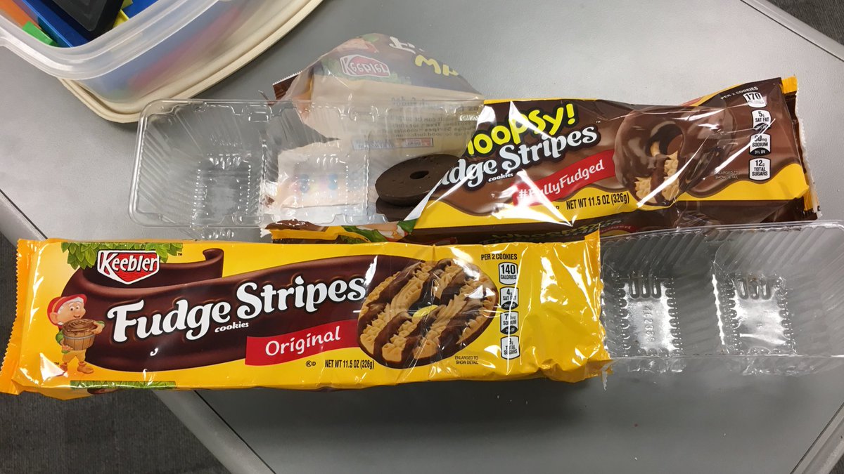 _PattySchroeder's tweet photo. Games on our last CT Family Day! Yummy cookies too! 😋@CTMSBulldog https://t.co/WRDAQQY4P7