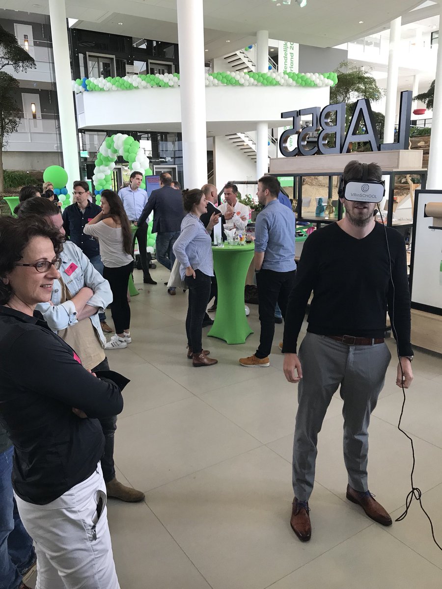 Jorisvdheydenn's tweet photo. Innovatie &amp; verbinden door middel van Virtual Reality op de verjaardag van #Lab55! @Centraalbeheer_ @AchmeaInnovatie https://t.co/H4sWhJTGy2