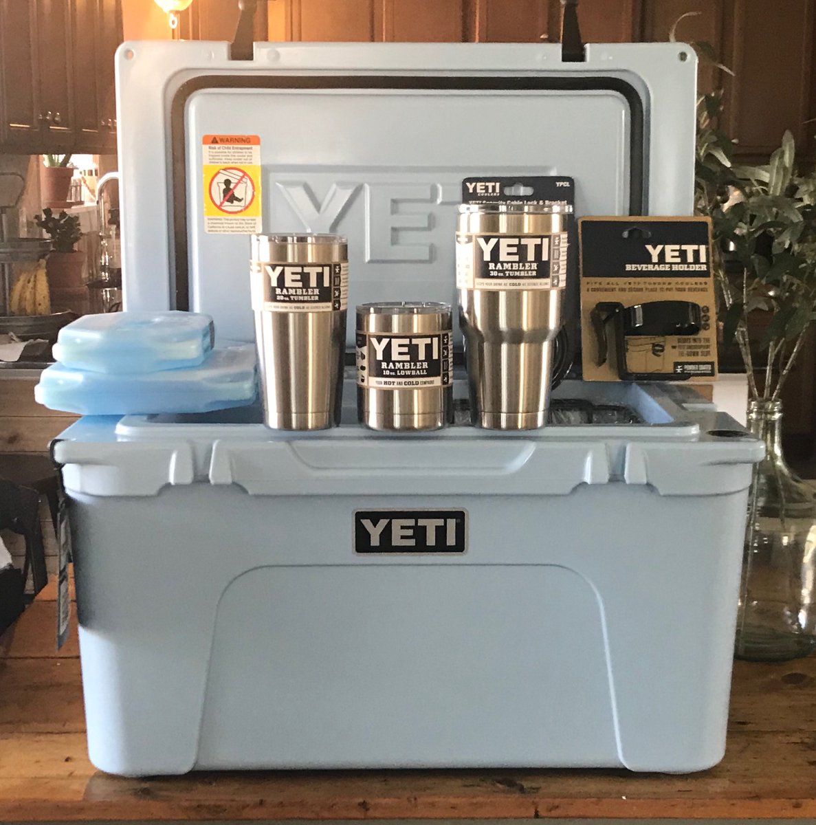 yeti tundra 45 ice blue