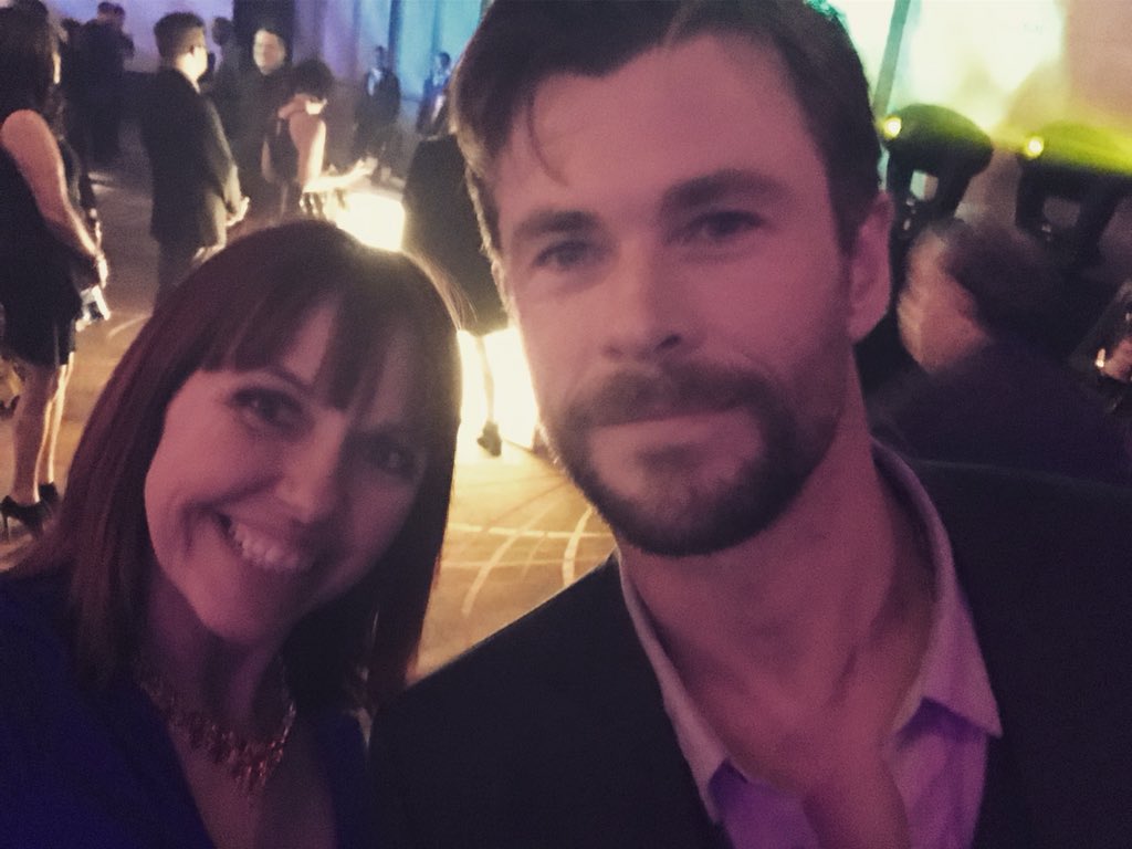 geeklyamanda's tweet photo. Part of the #Thor #CountdownToInfinityWar homework for today is to caption this photo! :)
#InfinityWarEvent https://t.co/XRWUXnIS7B