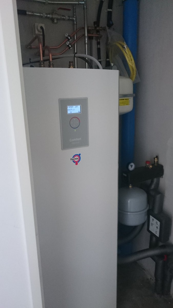 Akr1980's tweet photo. Sleuteloverdracht van de 46 energieneutrale woningen Vrij Werkeren in Zwolle. Mooi resultaat voor de toekomstige bewoners! @Nijhuis_Bouw @DeBruinArchitec @Bouwinvest https://t.co/1Vu1n9M31P