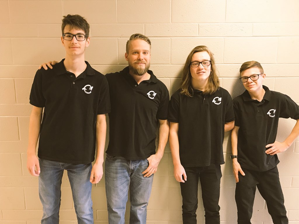 Cferhrhs's tweet photo. A wonderful group of CFER students helping inform the public on what Eco-Peinture does. Thanks to @CanadianTire for hosting us. #reseaucfer #cferpic https://t.co/9dKKiis3z6