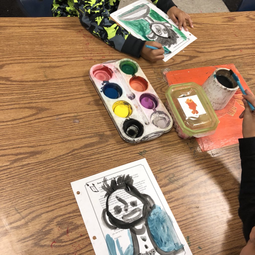 mslowpaz's tweet photo. A is for #andywarhol ending the year w #theabcsofart w #firstgrade #art #arted #Elementary #elementaryart #aldineart #aldinecreates #observationaldrawing #drawwhatyouknow #people #ArtisticThursday #ThursdayThought #ThursdayMotivation #ThursdayMorning #proudteacher #fun #paint https://t.co/ZEUMIXVOyG