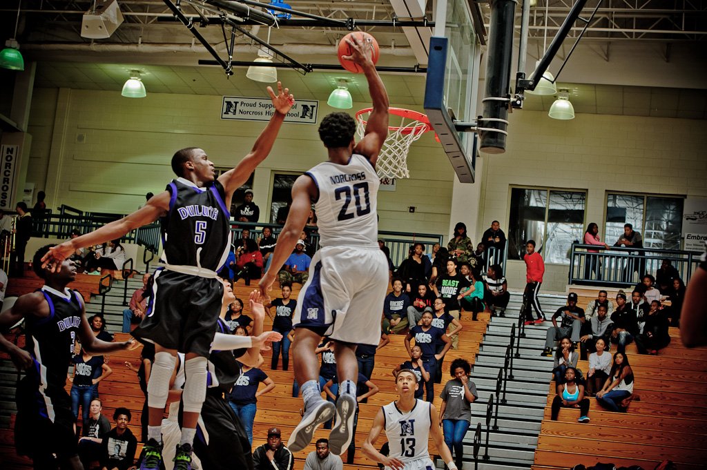 NorcrossHoops's tweet photo. A HUGE night for Chris Herndon as well. @Chris_Authentic

I can only imagine what it must be like to be a professional athlete but I absolutely know the kind of PERSON it takes! GREAT people in and out of the athletic arena....
#TheNorcrossFamily https://t.co/UYZhw3syTi