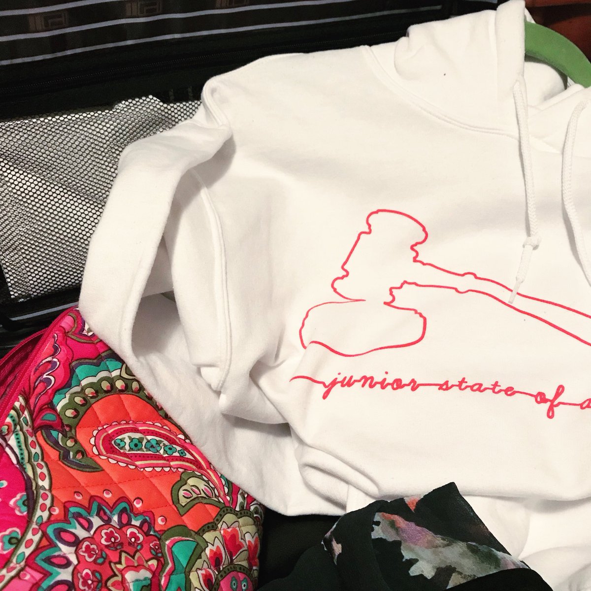 orvjsa's tweet image. don’t procrastinate!! start packing now! for a packing list (and other super important spring state info) check your emails for a message from THE Weston Lindner! 🚫👖#bethepeople