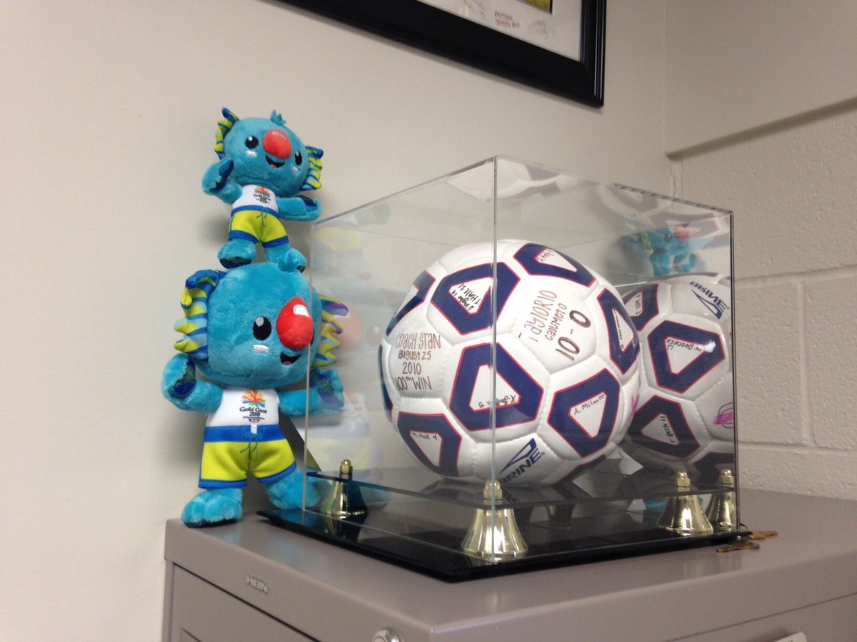 Meshelle r tweet media