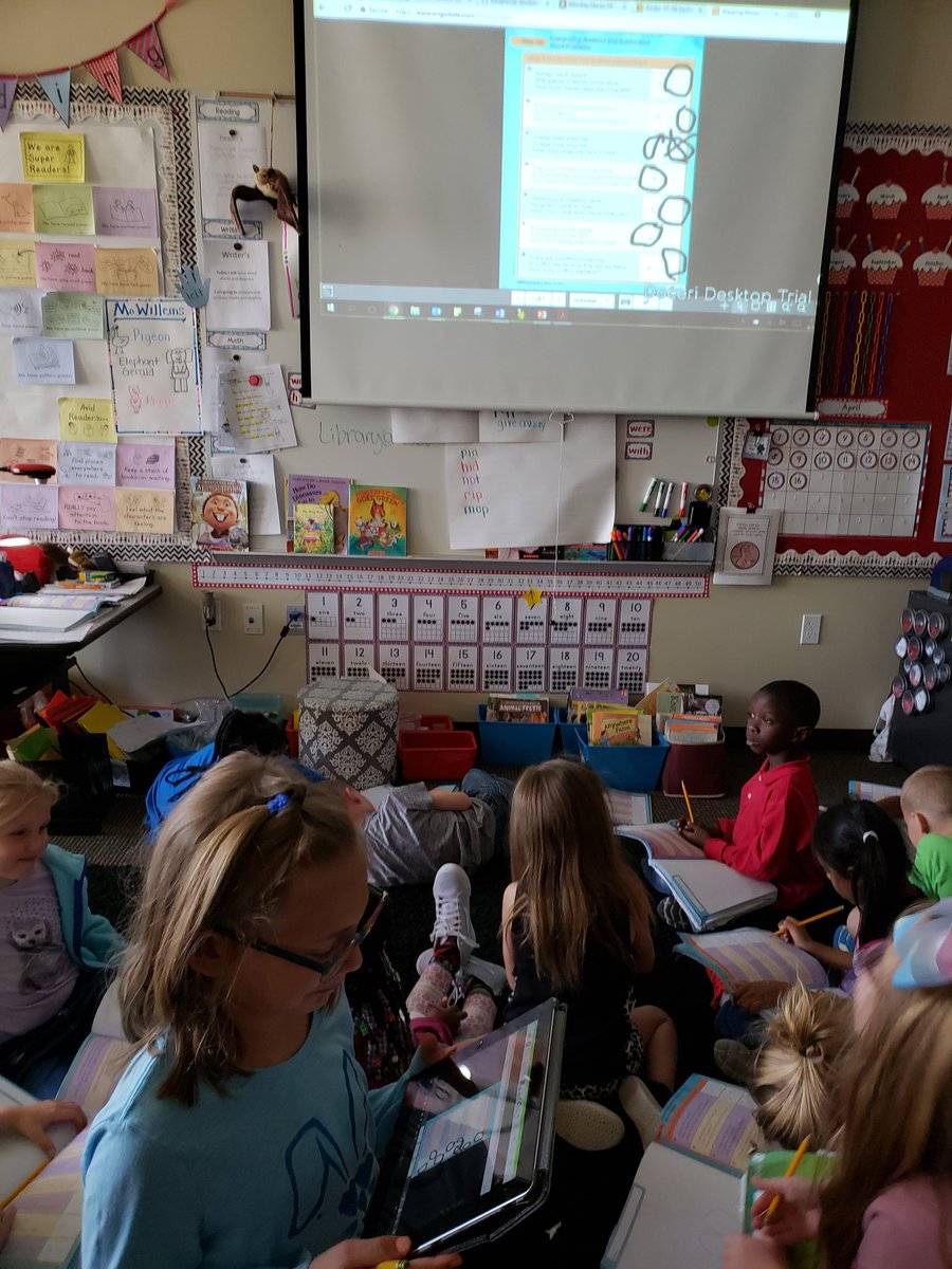In kindergarten our students share with Doceri! <a href="/BrandyBrewerITC/">Brandy Brewer</a> #JCTLeadsIT #inchargeofourownlearning