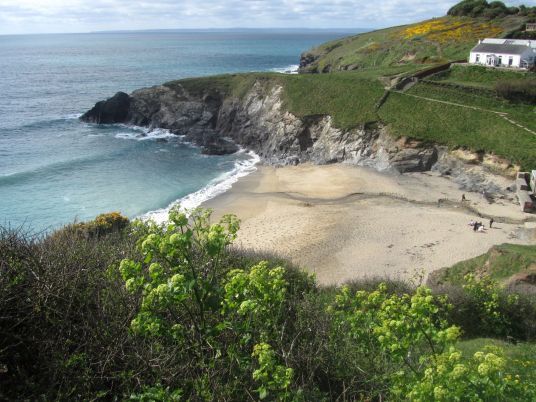suitandsand's tweet photo. Hands up who loves a day at the seaside? You'll find the Best of the British Seaside in this post of favourite seaside resorts around the UK https://t.co/iddORTMFEn #familytravel #trips100 #ukftb @visitengland @visitwales #ttot https://t.co/nSU6HtZ7ah