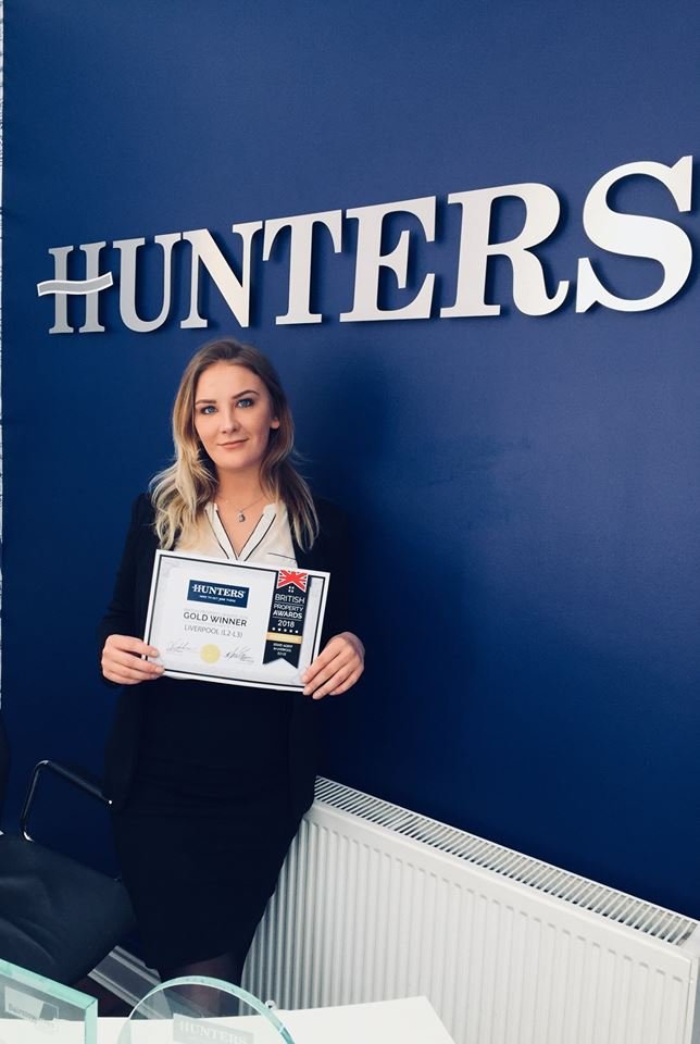 HuntersLiver's tweet photo. Not that we like to show off or anything.... 

But here is our lovely Lettings negotiator Shelly holding our...

*** British Property GOLD award certificate ***

We have been awarded the best agent in Liverpool City Centre! https://t.co/RKWMnvyNQD