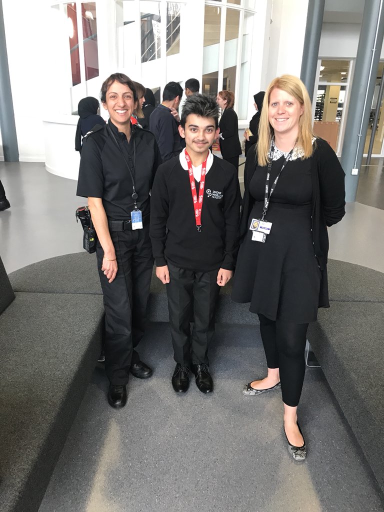 Scholars meeting Sergeant Driver and PC Davis. <a href="/DixonsMA/">Dixons McMillan Academy</a>