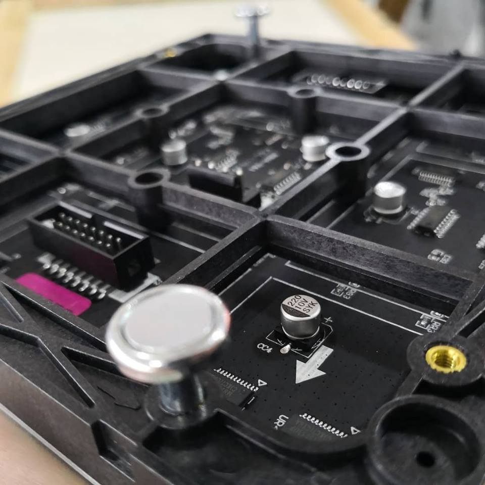 Kris_leddisplay's tweet image. p2.5mm LED indoor module. #wallmounted #samllpitcher #highrefresh #highdefinition #mobilebillboard #ledmobilebilboards #advertising #marketing #promotion #brandanbassdor #advertise #digital #nashville #nashxillesounds #smallbusinwss #businwss #growth #pixelled #ledtablea