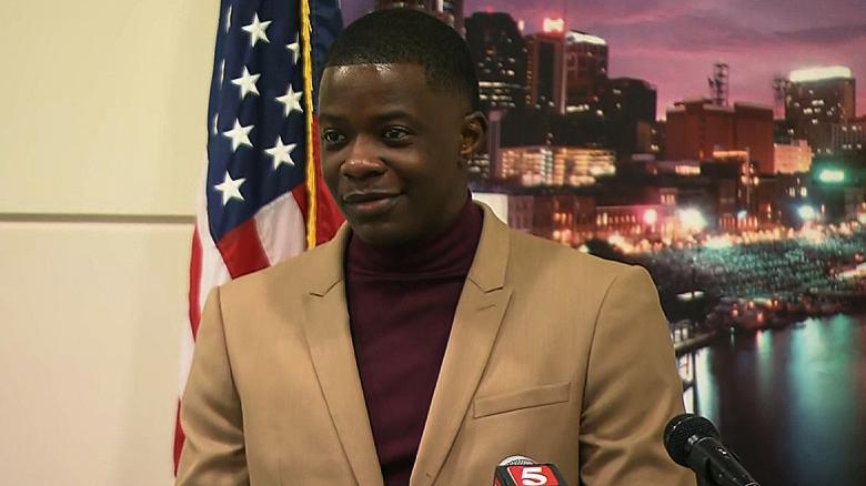 CNN's tweet photo. Just hours after he pried a rifle from a gunman who opened fire at a Waffle House near Nashville, James Shaw Jr. launched a fundraiser to help the victims' families. So far, he's raised more than $150,000 https://t.co/QejeRUJO7o https://t.co/cMP1jKyb5W