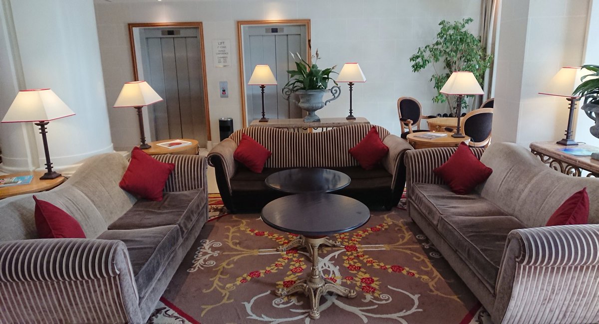 Mr_Riionsaari's tweet photo. Thank you very much @ManotelSA #Hotel Royal #Geneve 24.-25.4.2018. Very #beautiful, peaceful luxurious hotel full of individual and professional service.We enjoyed alot. 

#Geneve #Switzerland #Travel #Travelling #photography #photo #photoshoot #design #decoration https://t.co/ruWVluq8Og