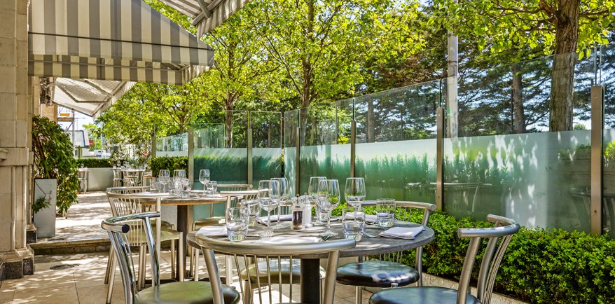 ChesterRow_'s tweet image. From the #moderncuisine at @BrinkelysR, to the authentic #chinesefood of The Good Earth, #Wandsworth’s Bellevue Road plays host to a vibrant collection of local eateries: bit.ly/Bellevue-Villa…