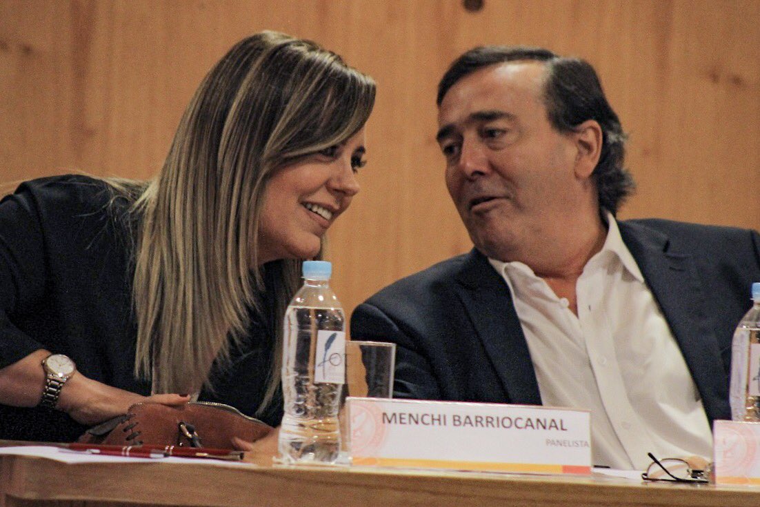 comunicacionUAA's tweet photo. #DíaDelPeriodista 📝📸📹

Desde acá queremos agradecer a los comunicadores que anoche debatieron en un panel sobre cómo se proyecta Paraguay tras las #Elecciones2018 🇵🇾 

Seguiremos informando...

#SomosCaraduras 💪🏻

📸 @msalum97 https://t.co/Ya7LcX5dUx