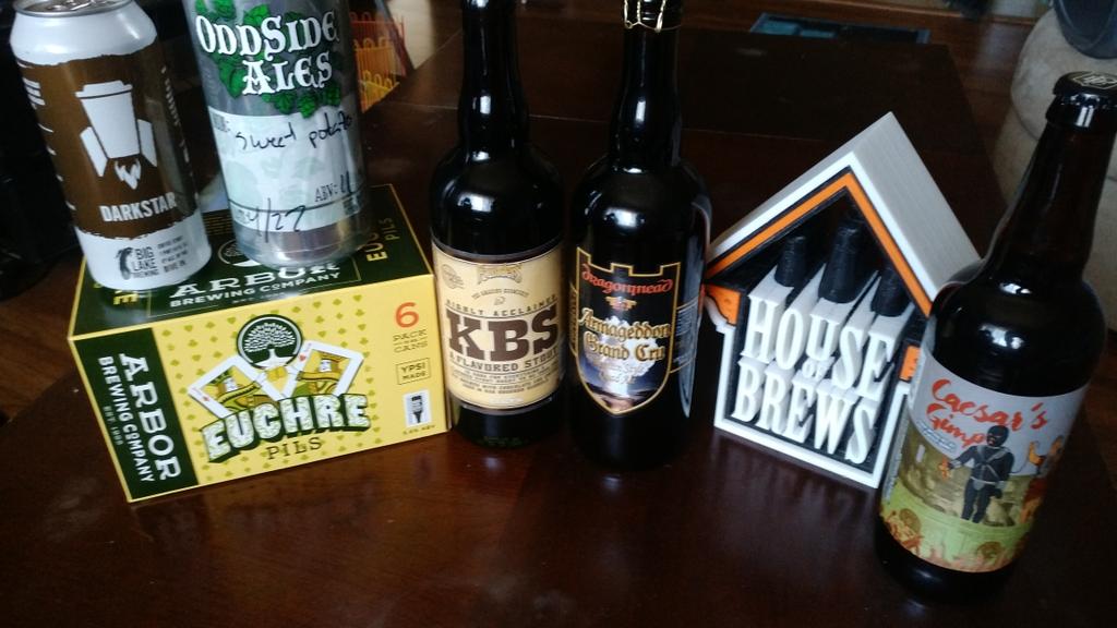 hob_house's tweet photo. Took a group picture with some new and old friends then had so much fun I forgot to post it.  #beer https://t.co/r4wM1gzhv9