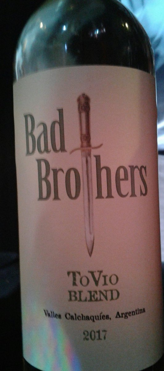ToVio 2017 <a href="/badbrotherswine/">Bad Brothers Wines</a> (corte de Torrontes y viognier). Pura expresividad que clava su facon diciendo "aca estoy para quedarme" <a href="/agustin_lanus/">Agustín Lanús Wines</a> !!