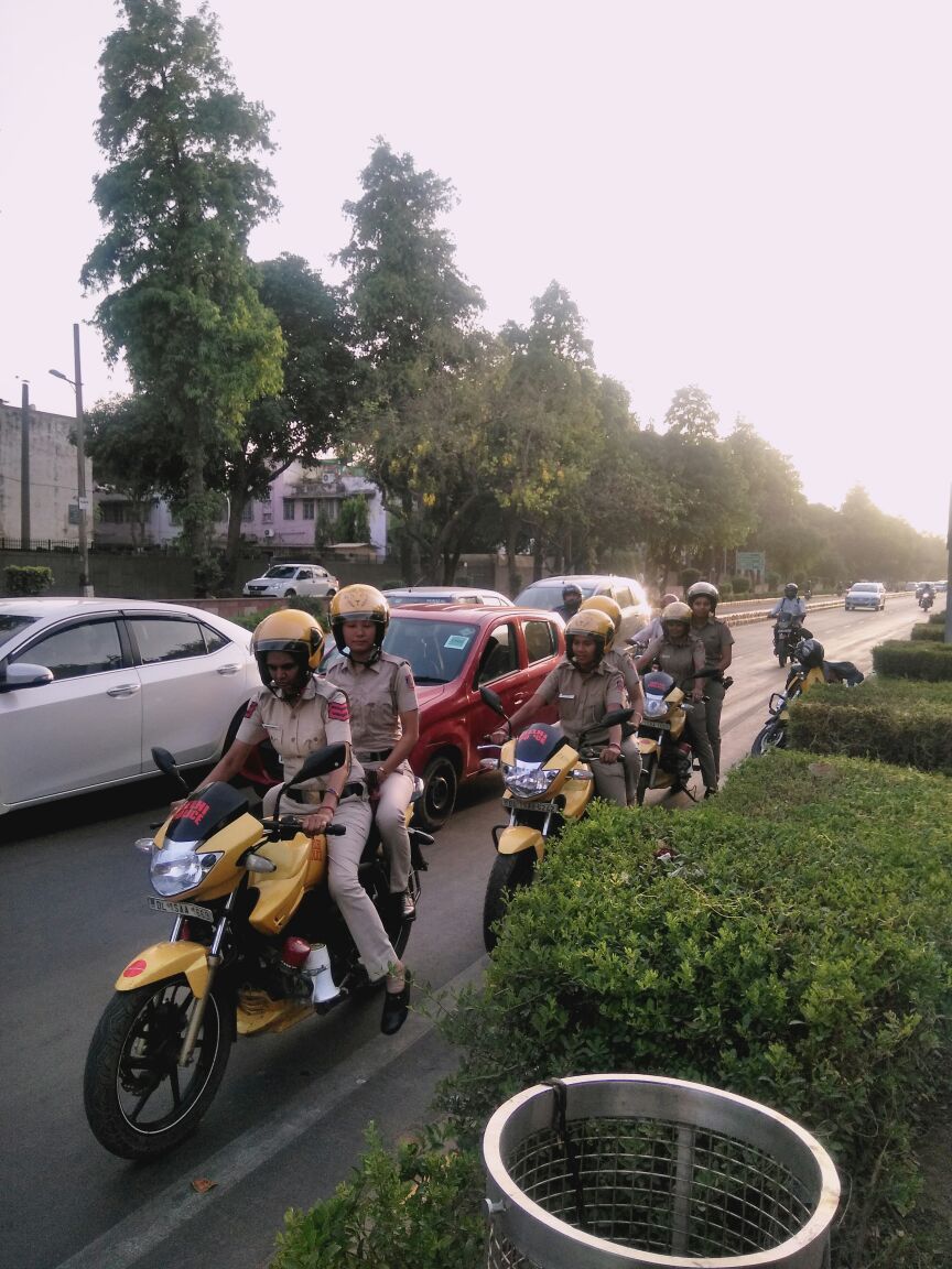 DCPSouthDelhi's tweet photo. SHE Inspires! #SouthDistrict women patrolling squad in action; patrolling in South Delhi area for ensuring safety of women @DelhiPolice #Knightingales #SafetyFirst #StreetSafety  #WeCare https://t.co/qpraG1KSPr