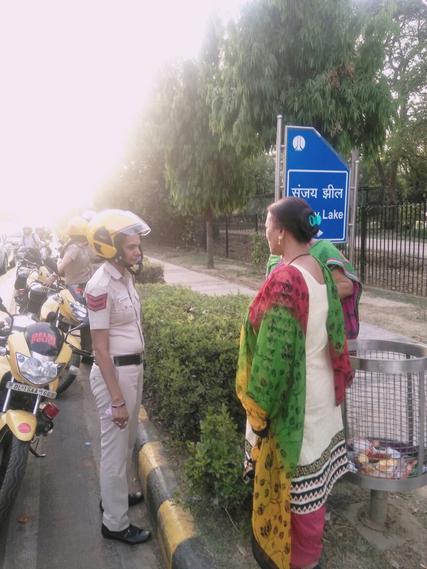 SHE Inspires! #SouthDistrict women patrolling squad in action; patrolling in South Delhi area for ensuring safety of women @DelhiPolice #Knightingales #SafetyFirst #StreetSafety  #WeCare