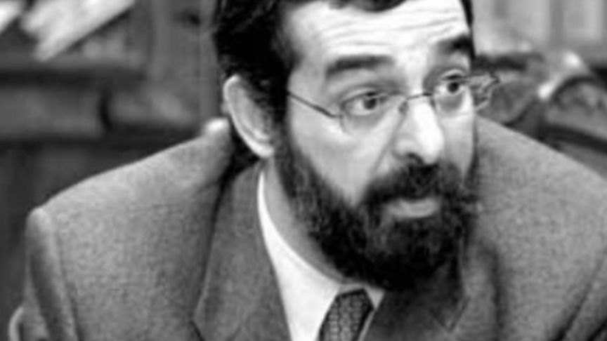 FonsiLoaiza's tweet photo. Este juez malnacido llamado Ricardo González ha pedido la absolución de La Manada. En el juicio le dijo a la víctima de violación: "Ha quedado claro que daño, dolor, no sintió usted". https://t.co/KQLfzDOxKT