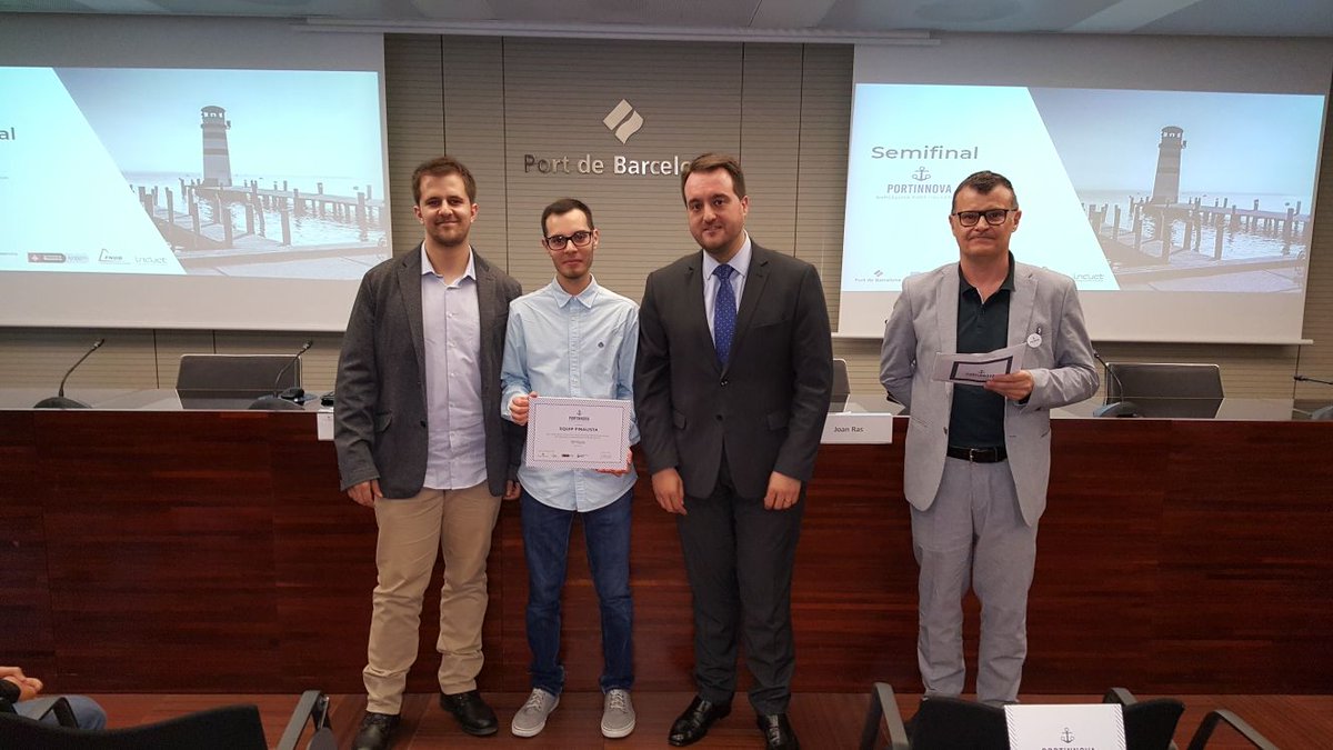 PortdeBarcelona's tweet photo. Els finalistes de l'edició d'enguany de #PortInnova són:
Repte Social 👭👬 per GVIEC-DAAM @INSPoblenou
Repte Medi Ambient 🍃 GVIEC-DAAM @INSPoblenou
Repte Mobilitat 🚎📲 WEARE @INSAusiasMarch
Felicitats a tots els equips! 👏🏼 https://t.co/hC1RFUDCTQ