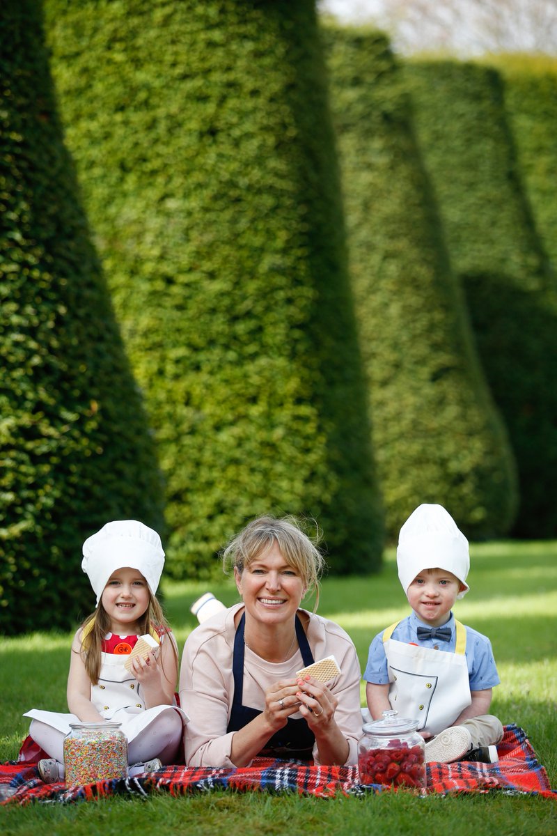 DownSyndromeIRL's tweet photo. We are thrilled to officially launch our #HBFundays Campaign for 2018 with @HBIreland ,Celebrity Chef @rachelallen1 &amp; twins Max &amp; Millie! What a great day we had at @Kings_Hospital ....sunshine, party games, face-painting &amp; yummy ice-cream!Register now! https://t.co/9iU16sHTD1 🍦 https://t.co/GgdYpvA8B1
