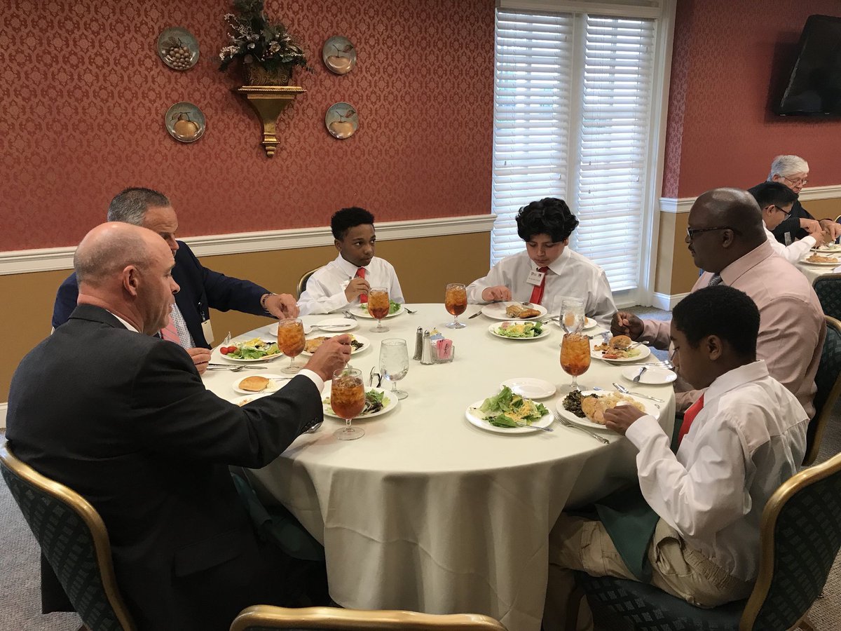 1MClubs's tweet photo. What started with boys practicing their table manners over paper plates has progressed to guys in ties enjoying a country club lunch with china settings. We @1MClubs &amp;  @HeartForMonroe are proud of the MEN IN THE MAKING Club at @MonroeMS_NC. Learn more at https://t.co/kxcZLB09IR https://t.co/LGkNbFBsXN