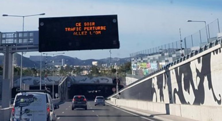 #Insolite : "Ce soir, trafic perturbé... Allez l'OM" ‌😅 sur.laprovence.com/ibJr-nuV5 [Crédit photo : <a href="/birginaris/">Aris🇦🇲</a>
] #TeamOM #Marseille