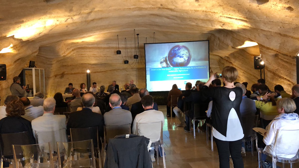 ArianeDB's tweet photo. 🛰🇮🇹All eyes on #Matera for #IDEEO workshop Smart is the new green! #EO Industry meet the agricultural world of #Basilicata ! #smartfarming #Copernicus4agri https://t.co/zfDxmfSVJj