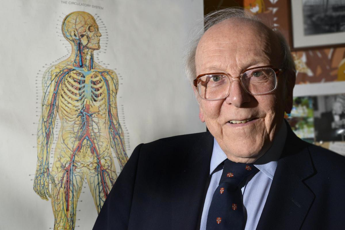 SabreFirstAid's tweet image. Did you know #ambulances used only to ferry casualties to hospital? It was Douglas Chamberlain in 1970 who set about ensuring ambulances could "do everything doctors can do when it comes to a #cardiacarrest and other emergencies.” 1 year later the paramedic service was born