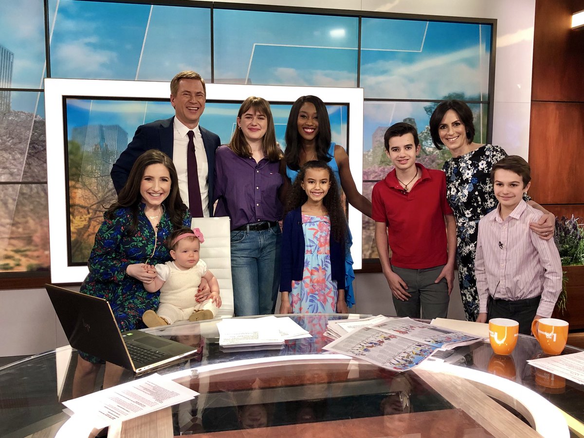 Happy #takeourchildrentoworkday from the #MorningsOn1 team! ⭐️
