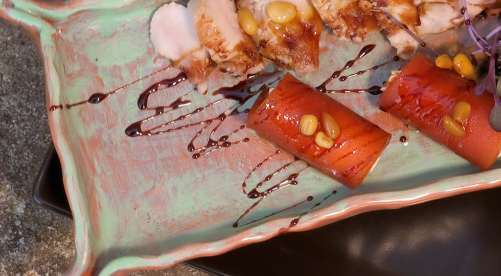 rutasCapone's tweet photo. 🗣️🗣️¡Hora de comer! Hoy te proponemos una receta buena, bonita y fácil de hacer: canelones de membrillo, lomo de conejo y queso de cabra de @chefreche @AbadesRonda ¡Quedarás de lujo! Toma nota ✍️✍️ #RutasCapone https://t.co/mDVLKXCgQQ https://t.co/mbknhsyUBr