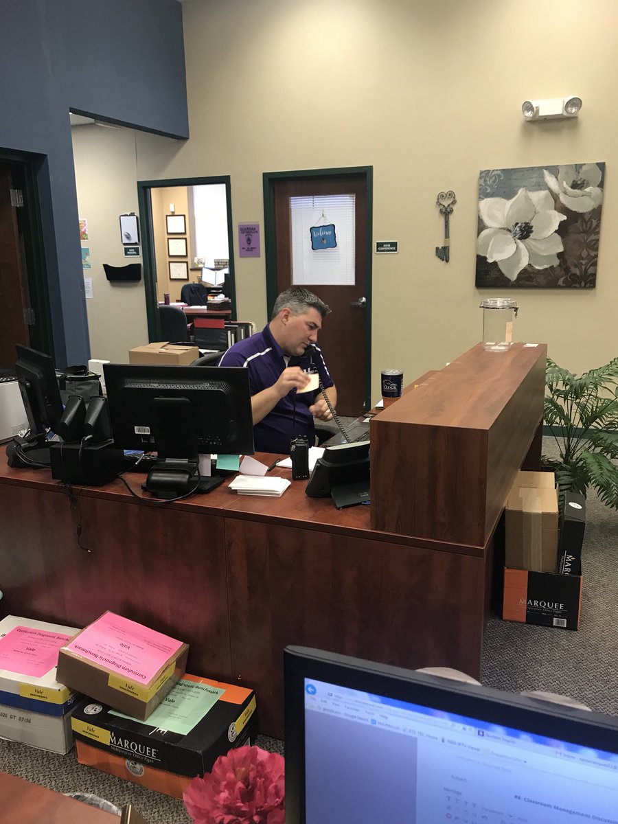 CherylDCampos's tweet photo. Yesterday the Vale administrators had the opportunity to give our administrative professionals a well deserved break so they could enjoy breakfast. @NISDVale #ValeInspired https://t.co/JwOTv0SOIC