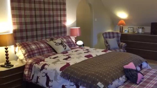 premierbedrooms's tweet photo. We really enjoyed transforming this bedroom in Glenfarg! Our team of designers took this bedroom and combined a gorgeous blend of modern fixtures with a stylish, traditional feel! If you’ve been inspired to redesign your bedroom, contact our Kirkcaldy ba… https://t.co/WAAvryshQl https://t.co/SuYbXBPRfl