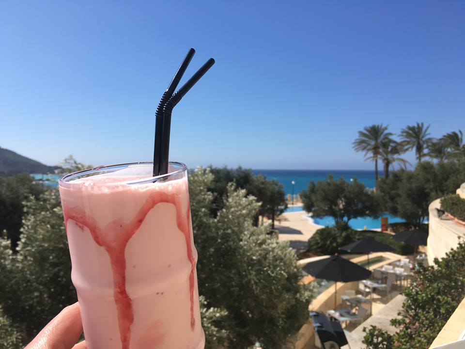 radissonblugs's tweet photo. Fresh strawberry milkshake at Mokka?

#BluMalta #RadissonBlu #sunshine #milkshake #fresh #strawberries #malta #travel #view https://t.co/xCDb9zwOzI