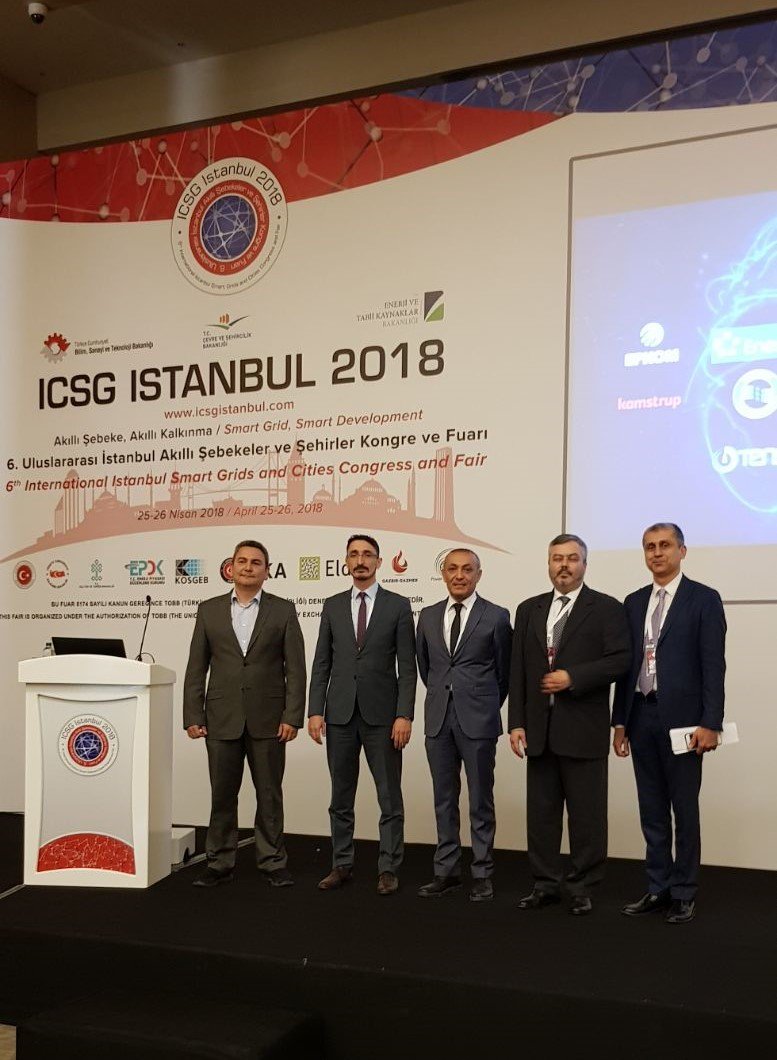 DeloitteTurkiye's tweet photo. Yılmaz: Akıllı mobilitenin ve akıllı kentleşmenin geleceğinde, kamu kurumları genelde katalizör ve strateji geliştirici olarak “değer katan” rollerde yer alıyor. Bu rollerin yanında, düzenleyici ve operatör olarak “değer koruyan” rollerin de önemi büyük. #ICSG2018 #akıllışehirler https://t.co/W2wdO94bqu