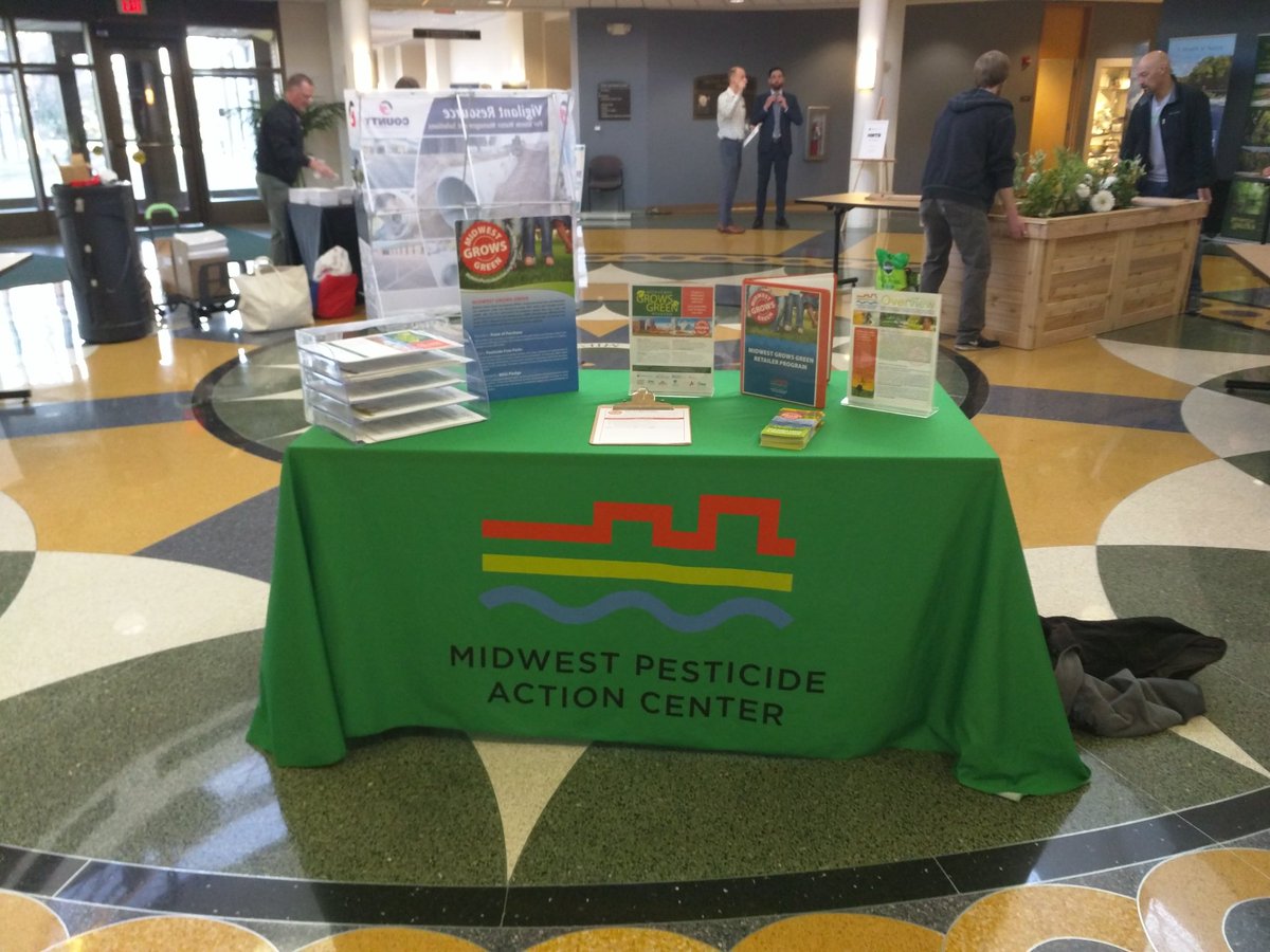 ToxicFreeMW's tweet photo. Our #MGGroadtrip begins at the #CleanRiversCleanLakes conference talking #MGGweekend. https://t.co/rHOlD5RrOt https://t.co/XhrrR8tK8L