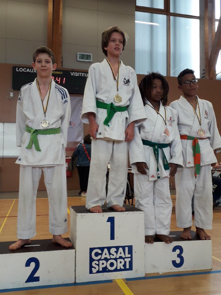 CombatAgsd's tweet photo. Résultats du tournoi de Chatenay Malabry
Bauzet Assia finie 3ème (elle était seul dans ça catégorie du coup elle à combattu dans celle d'au-dessus).
Ait Amer Aghiles termine 2ème après 8 combats !
#agsdcombat #judo
#saintdenis #lejournaldesaintdenis https://t.co/NFk9diDqvS
