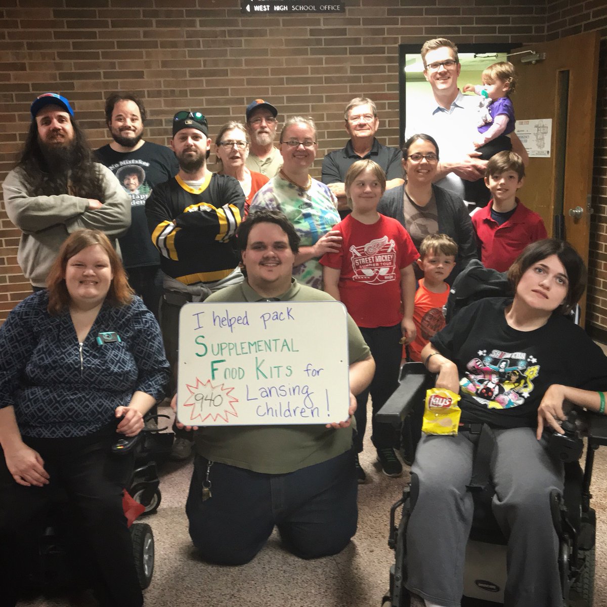 BWCCLansing's tweet photo. Another great night serving with @nwlansing last night!
Next opportunity will be May 30 at 5:30pm—let us know if you’d like to join us! #bethechurch #blesstheworld #lovelansing https://t.co/D4keX5CBR6