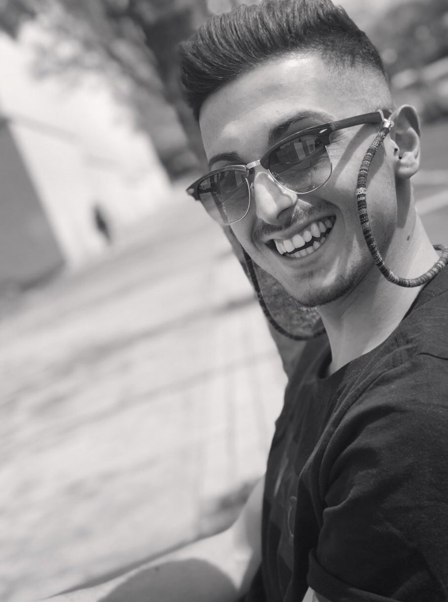 Torry_Army's tweet photo. Buenas tardes #twitter ! Con motivo del próximo torneo #MovistarProChallenge @ESLspain nos complace presentar a nuestro nuevo #CoachManager @Salvi910 ! Titulado en Gestión y Dirección Deportiva, con diversos cursos en #Psicología aplicada al deporte. #BIENVENIDO https://t.co/233DzU15lU