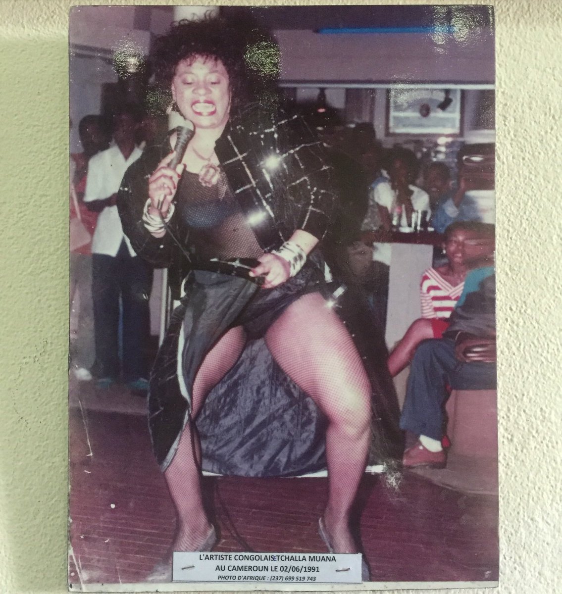 BonasFotio's tweet photo. Beaucoup de jeunes chanteuses d'aujourd'hui ne font en fait que plagier Tshala Muana niveau tenue d'apparat 😂 
Cc @Asitchoma https://t.co/KiQgBXZrAC