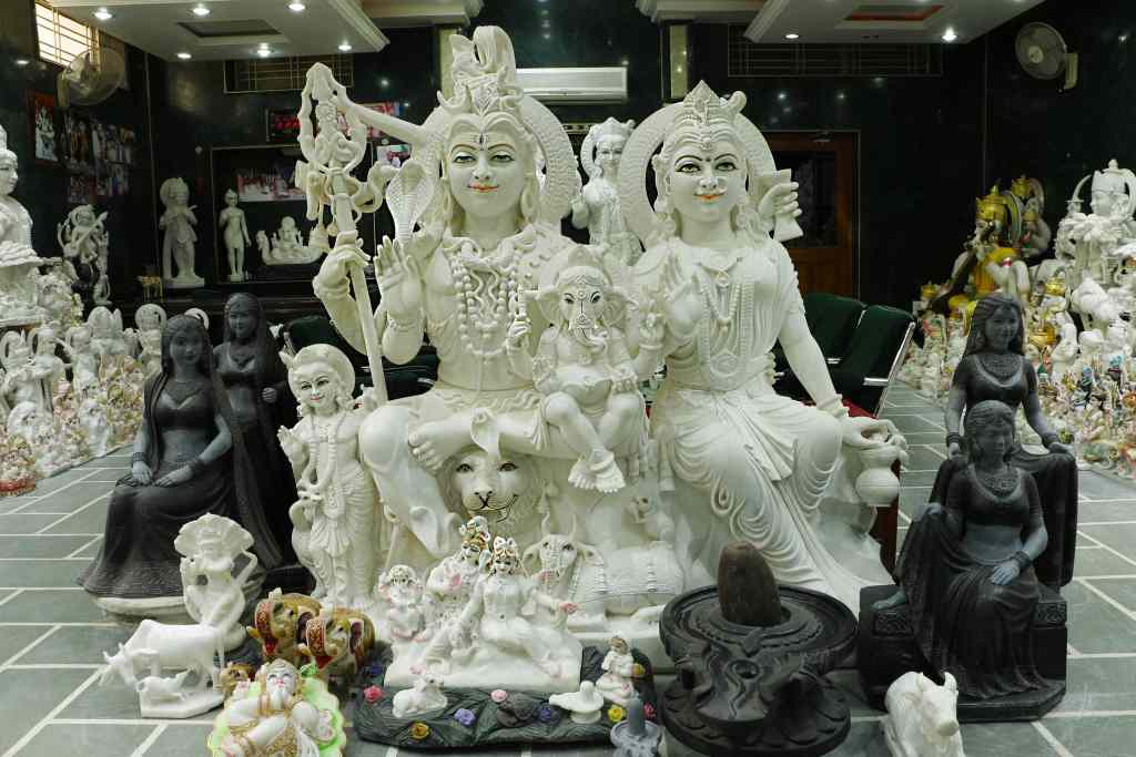 ashtikamarble's tweet photo. The marble idols are always in fashion and there are so many Marble Statue makers that can help you to set up the Mandir at your home.
Essential Ways to Setting Up a Mandir at Home:- https://t.co/tAwKWw8rVq
#Marblestatues #GodStatues #IndianStatues #HinduGod #MarbleGodStatues https://t.co/iFgW2bYENG