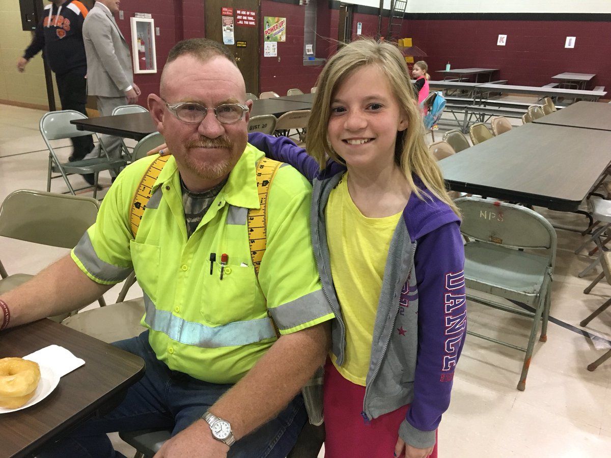 melissawerner32's tweet photo. Donuts with Dad this morning @Washington_NPS. Great turn out!  #npspanthers https://t.co/0AXY1z1low