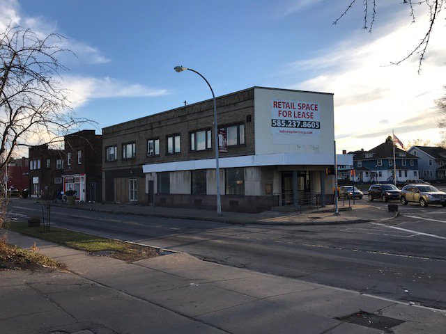 TomLockwood57's tweet photo. 3,600 SF for lease in the Triangle building on Culver Rd and Merchants Rd, Rochester, NY High traffic area and highly visible intersection.  Wine, juice or beer bar, retail will be ideal@culverandmechants, #huntcommercial https://t.co/KZ3z82qum0