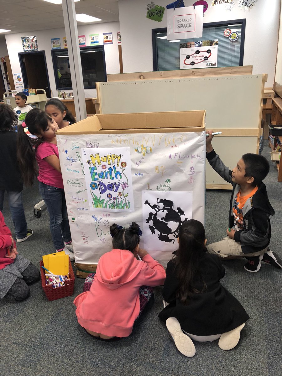 Making a pledge to end plastic pollution! @canSTEM #EarthDay18