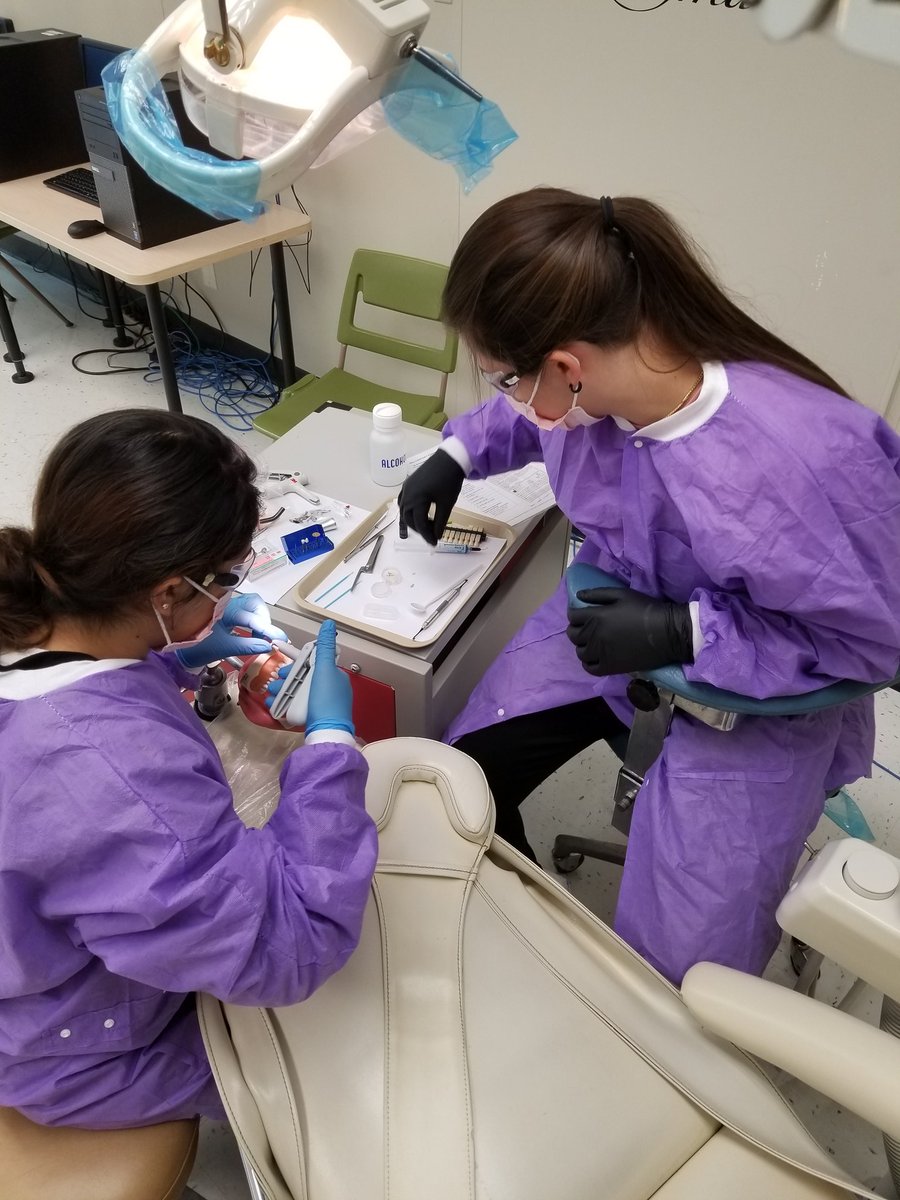 AndCareerCenter's tweet photo. Cool learning experiences every day in Dental Careers! #amazingexperiences #ACSMovingForward https://t.co/fhA1qkqjkj