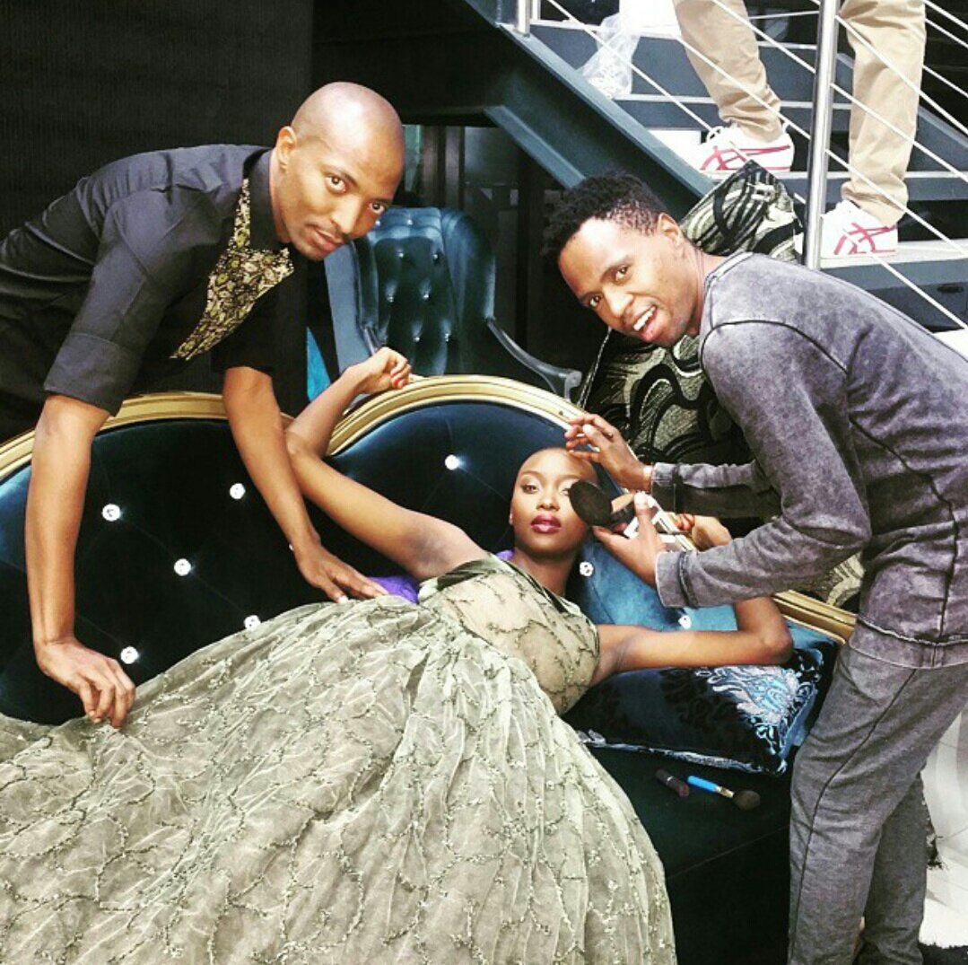 leratommoloi's tweet photo. #TBT Doing the most le bo luvo! #ThulasAngel #ThulaSindi_InMenlyn #SlightWork #Iconology #IconsLiving @thulasindi @NthatoMashishi ๐ท : @MsCassandraGud ๐ https://t.co/Qh2C3T4eri