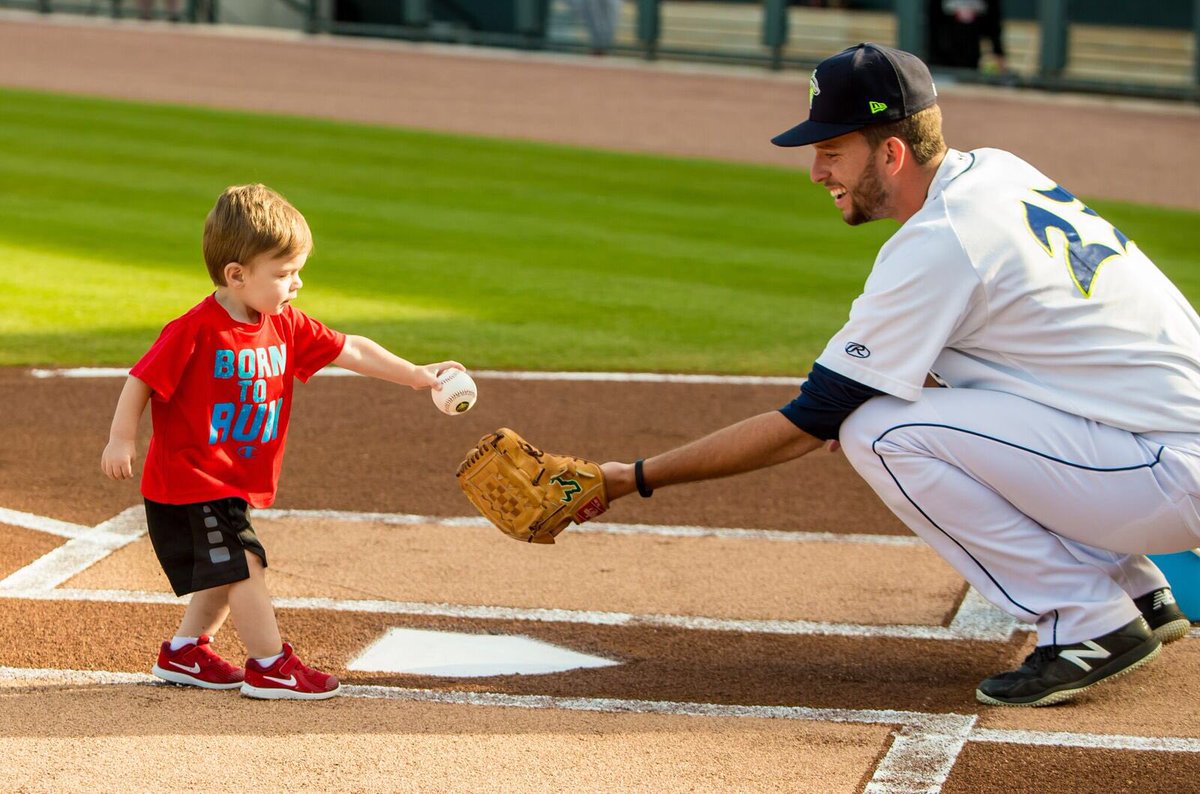 ColaFireflies's tweet image. Sometimes the best first pitches are the ones not even thrown.

(P.s. This is Gunner. He was born on April 14, 2016 - our first Opening Day ever. He now has a tradition to celebrate his birthday at #SpiritCommPark every year.)
