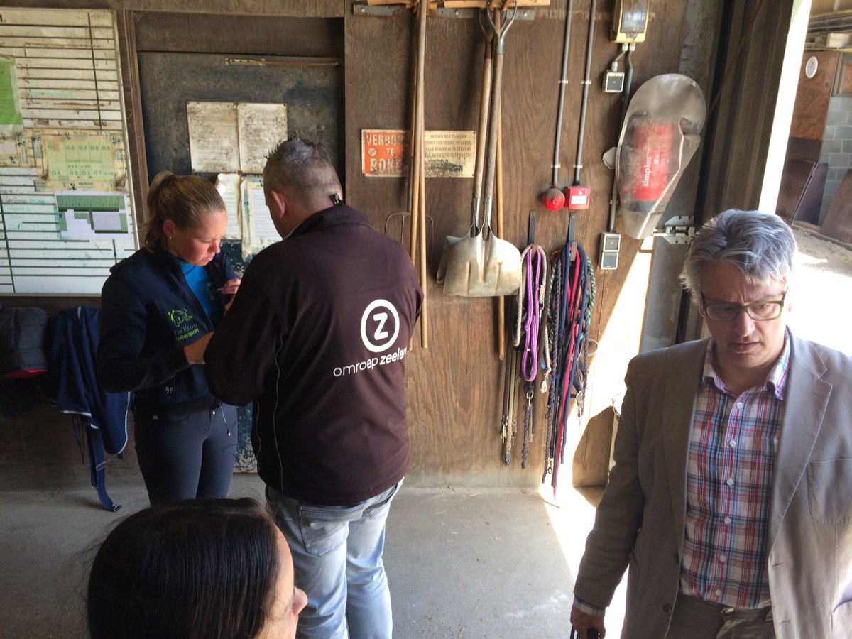 Middagje paardrijles op <a href="/De_Kroo/">De Kroo Ruitersport</a> met <a href="/omroepzeeland/">Omroep Zeeland</a> <a href="/marceldecraene/">Marcel Decraene</a> voor een interview burgemeester op het paard!