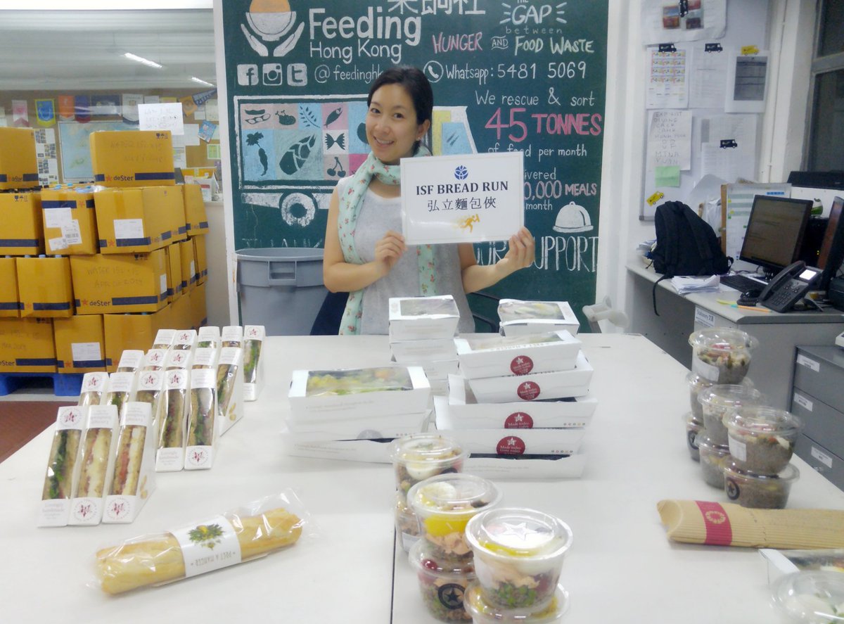 mlearning2010's tweet image. Last Bread Run this school year with students. 3yrs &amp;amp; counting of collecting bread from bakeries &amp;amp; donating to food bank #foodbank #communityservice #breadrun